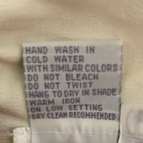 Tess 100% buttery soft silk cream colored ruffled shirt, Sz 14 - Picture 9 of 9